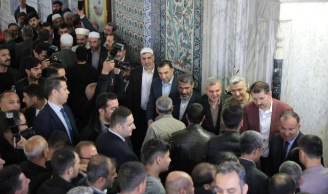 Bakan Bozdağ, Şanlıurfa'da bayram namazı kıldı