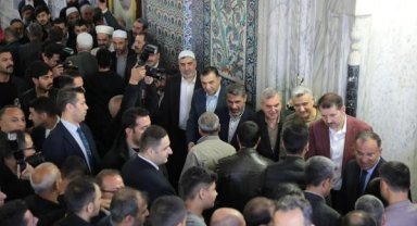 Bakan Bozdağ, Şanlıurfa'da bayram namazı kıldı