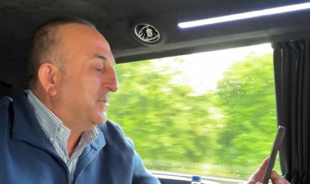 Bakan Çavuşoğlu, Sudan'dan tahliye edilen vatandaşlar ile görüştü
