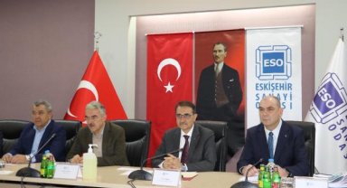 Bakan Dönmez, Eskişehir'de sanayicilerle bir araya geldi
