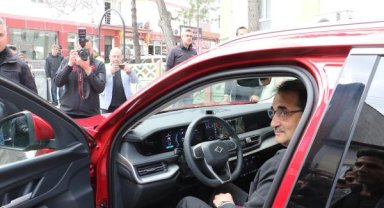 Bakan Dönmez: Üç tane oy alabilmek için her şeye 'eyvallah' diyen bir muhalefet anlayışı var