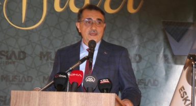 Bakan Dönmez: Üç tane oy alabilmek için her şeye 'eyvallah' diyen bir muhalefet anlayışı var