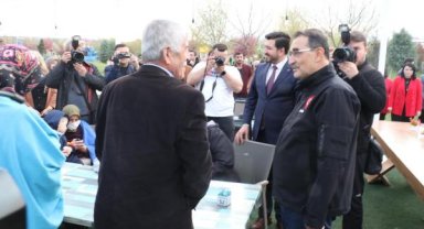 Bakan Dönmez'den Eskişehir'de bayram ziyaretleri