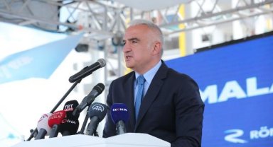 Bakan Ersoy: Devlet ve millet olarak birbirimize tutunup, ayakta kaldık
