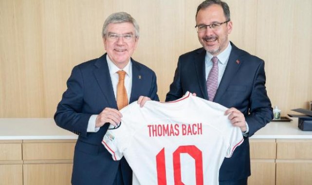 Bakan Kasapoğlu IOC Başkanı Bach ile Lozan'da buluştu