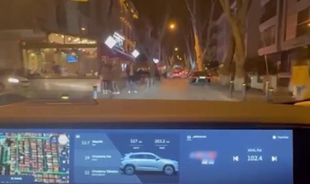 Bakan Kasapoğlu, yerli ve milli otomobil Togg ile Ankara trafiğinde