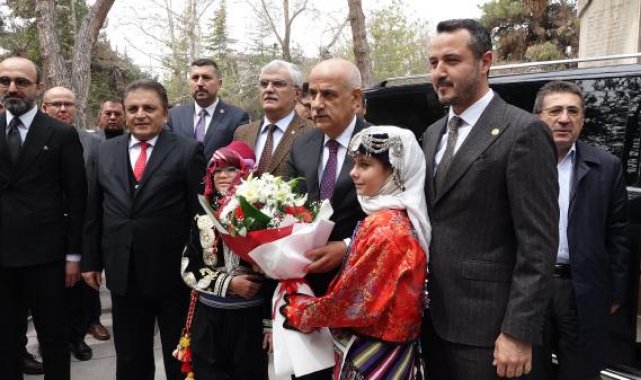 Bakan Kirişci: 883 gemiyle 27,3 milyon ton tahıl ve gıda ürünü taşındı