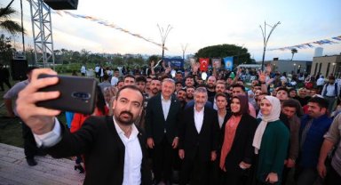 Bakan Nebati, Mersin gençlerle buluştu