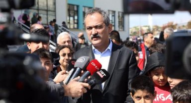 Bakan Özer: 129 bin öğrencimize LGS, YKS hazırlanma desteği sağlıyoruz