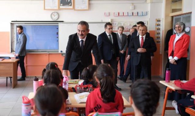 Bakan Özer: Deprem bölgesine dönen öğrenci sayısı 32 bin 659'a ulaştı