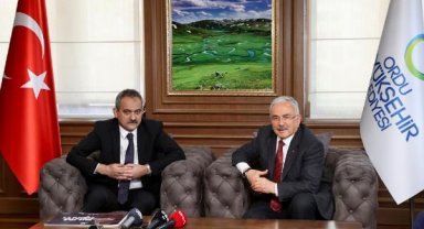 Bakan Özer: Deprem bölgesine dönen öğrenci sayısı 32 bin 659'a ulaştı