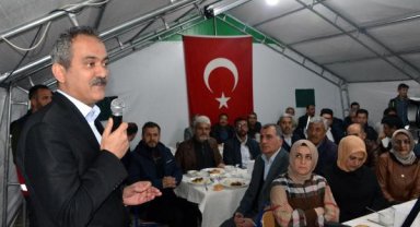 Bakan Özer: Deprem bölgesinin normalleşmesini eğitim üzerinden yapacağız