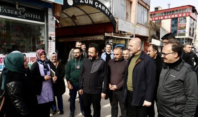 Bakan Soylu ve Vali Kızılkaya deprem bölgesindeki esnaf ile bir araya geldi