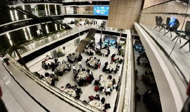Bakan Varank, Başakşehir'de sahur programına katıldı