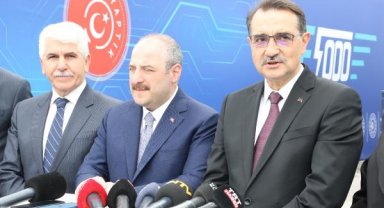 Bakan Varank: Türkiye'nin ilk elektrikli lokomotifi, Türkiye Yüzyılı'nın nişanelerinden bir tanesi olacak