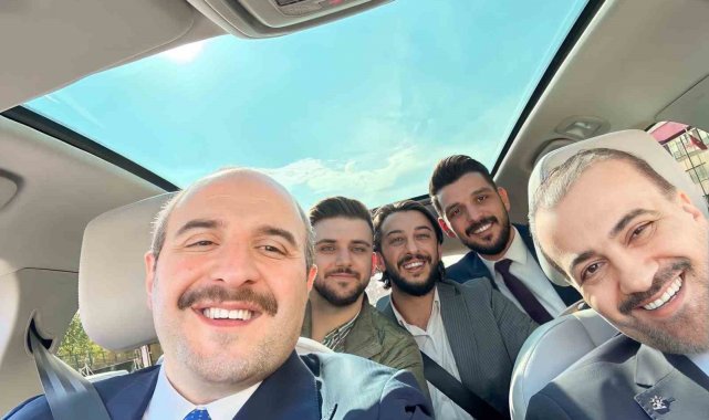 Bakan Varank ve Talus TOGG kamerasına poz verdi
