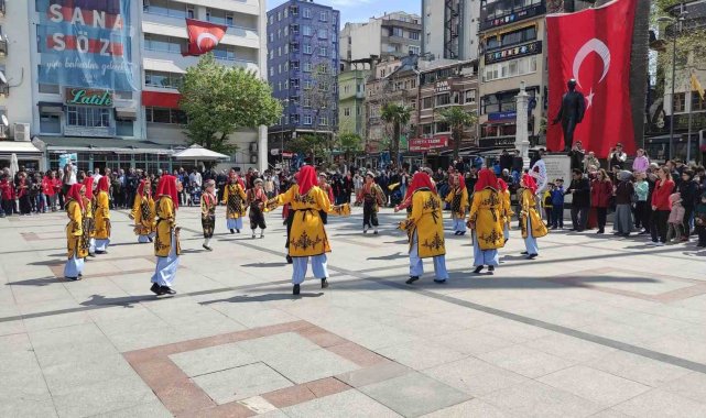 Bandırma'da 23 Nisan coşkuyla kutlandı