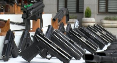 Barış Boyun şebekesine operasyonda ele geçirilenler sergilendi