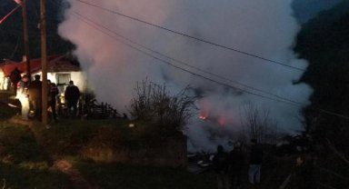 Bartın'da 3 ev yandı, 1 kişi yaralandı; kundaklama iddiası - Yeniden