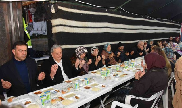 Başkan Bakkalcıoğlu hayırsever vatandaşın iftar yemeğine katıldı