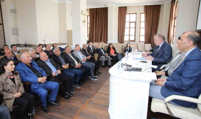 Başkan Demir'den muhtarlara: "Biz sizin için varız"
