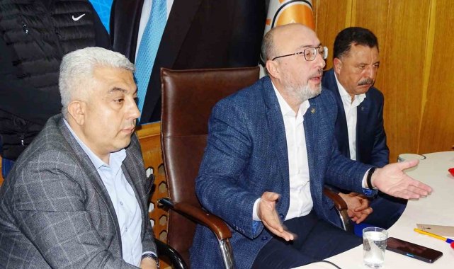 Başkan Önsay: "Türkiye'de siyaset ve seçim hizmet üzerinden yapılmıyor"