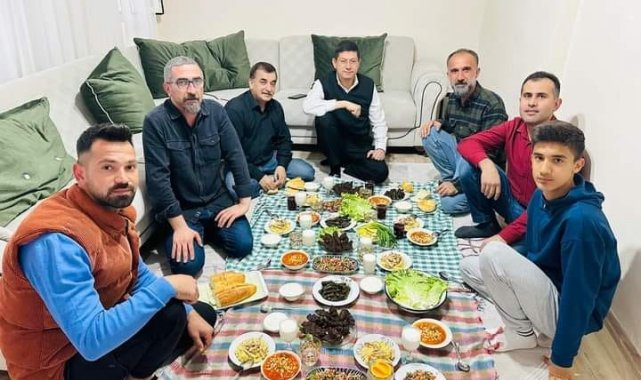 Başkan Özcan iftarda depremzede aileye misafir oldu