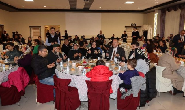 Başkan Şahiner depremzedeler ile iftar yaptı