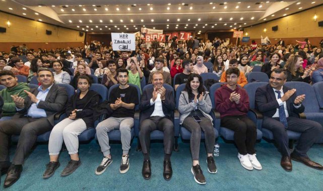 Başkan Seçer, YKS bilgi yarışmasına katıldı