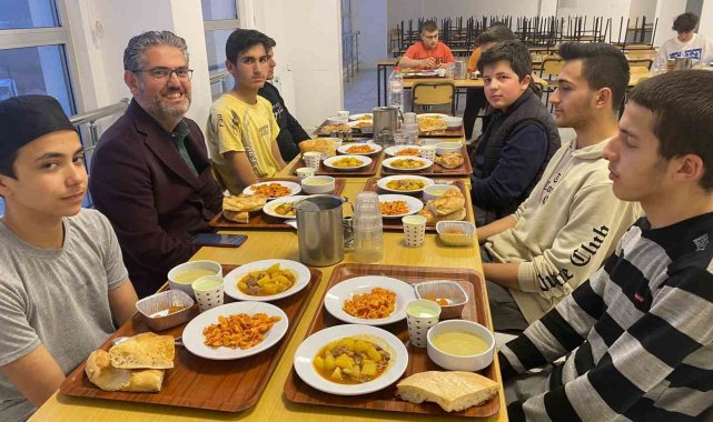 Başkan Suer öğrencileri unutmadı