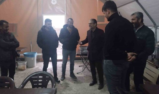 Başkan Suer TOKİ şantiyesinde işçilerle iftar yaptı