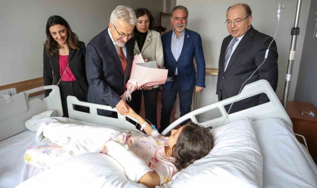 Başkan Turgay Erdem'den kazazede öğrencilere ziyaret