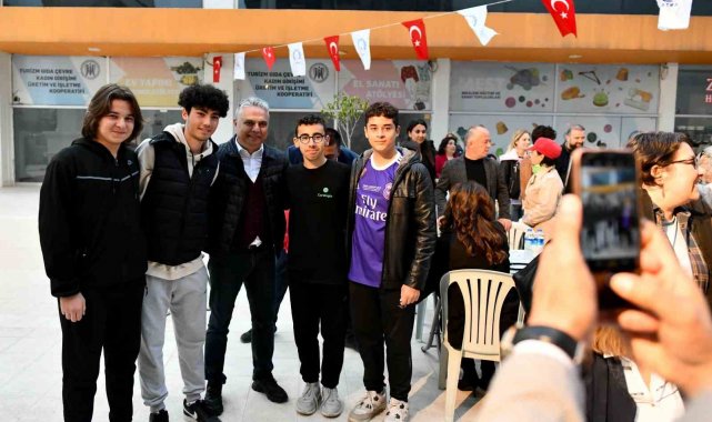 Başkan Uysal, 'Bir elimiz deprem bölgesinde'