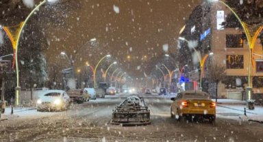 Bayburt'ta Nisan ayında kar yağışı