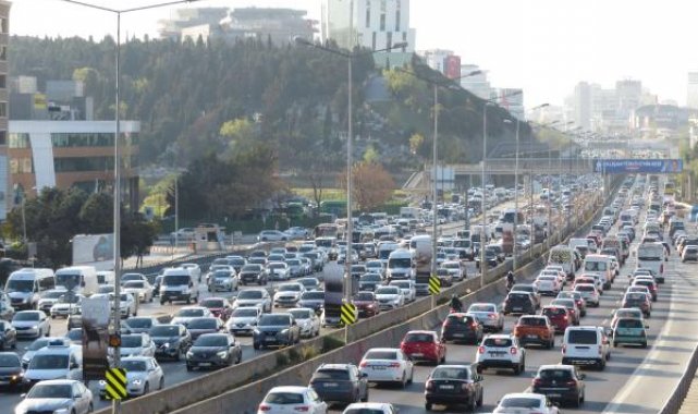 Bayram tatilinin ardından İstanbul'da trafik yoğunluğu başladı