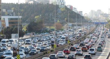 Bayram tatilinin ardından İstanbul'da trafik yoğunluğu başladı