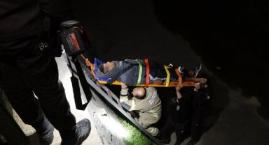 Bekçilerden kaçtı, dereye atlayıp ayağını kırdı