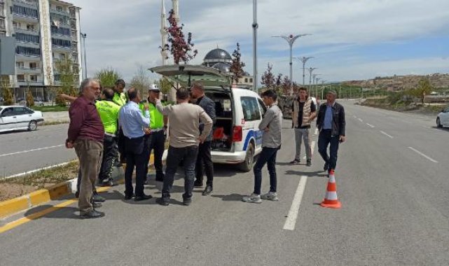 Belediye başkanı, makam aracıyla kaza yaptı