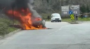 Beykoz'da otomobil alev alev yandı