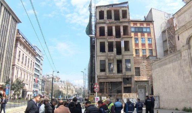 Beyoğlu Belediyesi'nden 5 katlı binadaki çökme ile ilgili açıklama