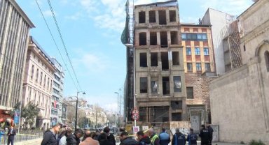 Beyoğlu Belediyesi'nden 5 katlı binadaki çökme ile ilgili açıklama
