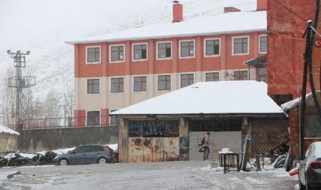 Bingöl'de 'nisan' karı