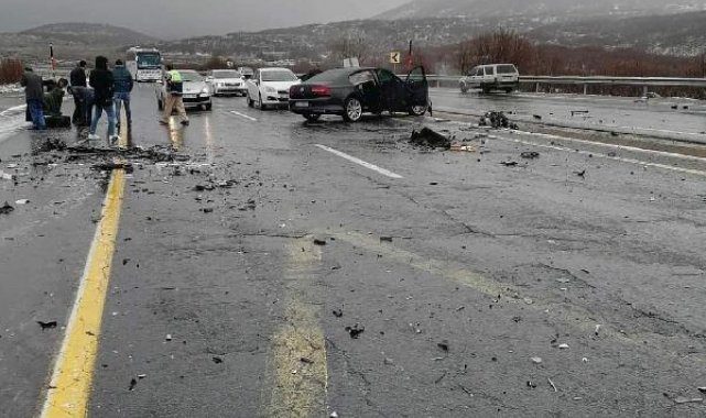 Bingöl'de otomobil ile TIR çarpıştı: 4 yaralı