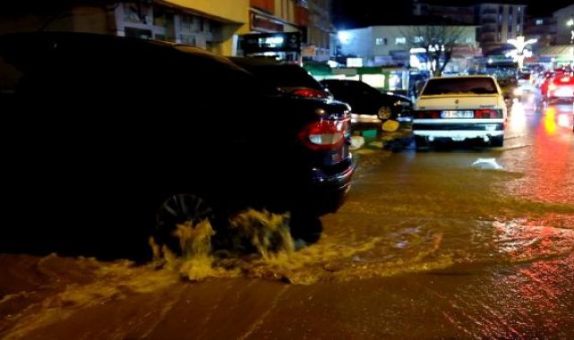 Bingöl'de sağanak günlük yaşamı olumsuz etkiledi