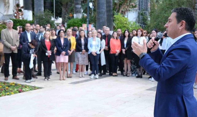 Bodrum Belediye Başkanı Ahmet Aras personeliyle bayramlaştı