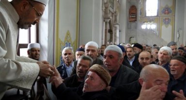 Bolu'da Sakal-ı Şerif'i görmek için sıraya girdiler