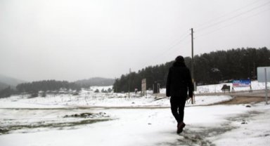 Bolu'nun yüksek kesimlerinde kar yağışı