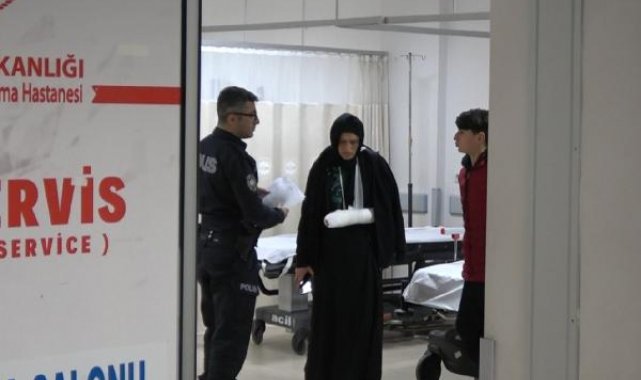Boşandığı eşi ile oğlunu dövdü