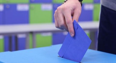Bulgaristan'da erken genel seçimleri başladı