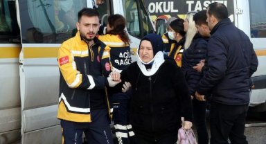 Bursa'da 3 servis minibüsü çarpıştı; 15 yaralı